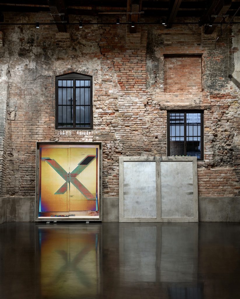 an image of a canvas with a large X at AMA Venizia